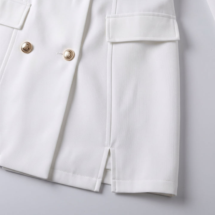 Abito blazer con revers e spalle strutturate, vista frontale