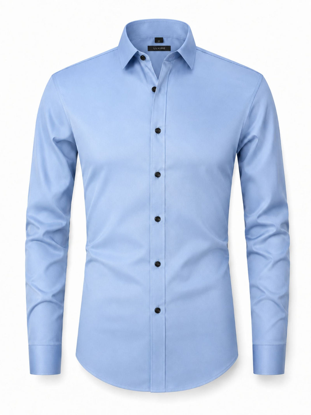 Camicia indossata da un modello maschile in posa laterale