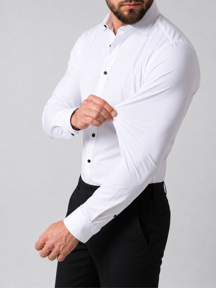Dettaglio del colletto classico della camicia