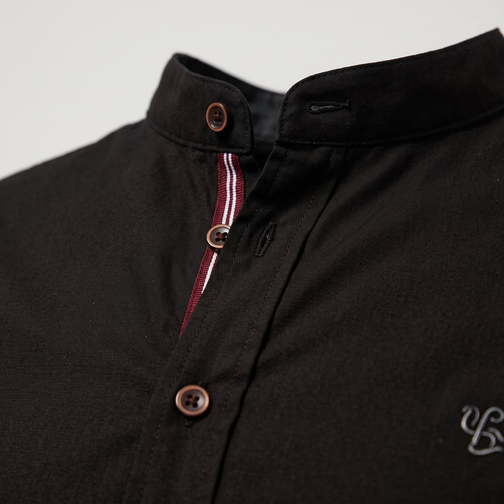 Camicia da Uomo in Lino con Collo alla Coreana e Chiusura con Bottoni