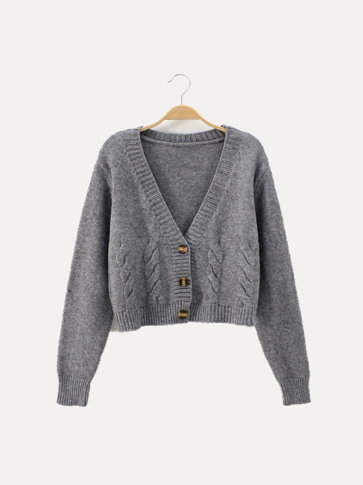 Cardigan corto a trecce con scollo a V e bottoni in corno, vista frontale