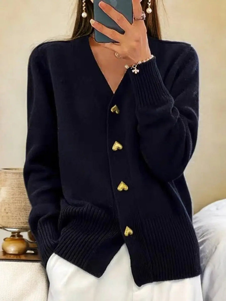 Cardigan lungo da donna con scollo a V e bottoni dorati a cuore, vista frontale