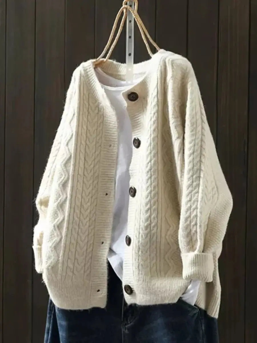 Cardigan oversize con trama a trecce e chiusura a bottoni, vista frontale