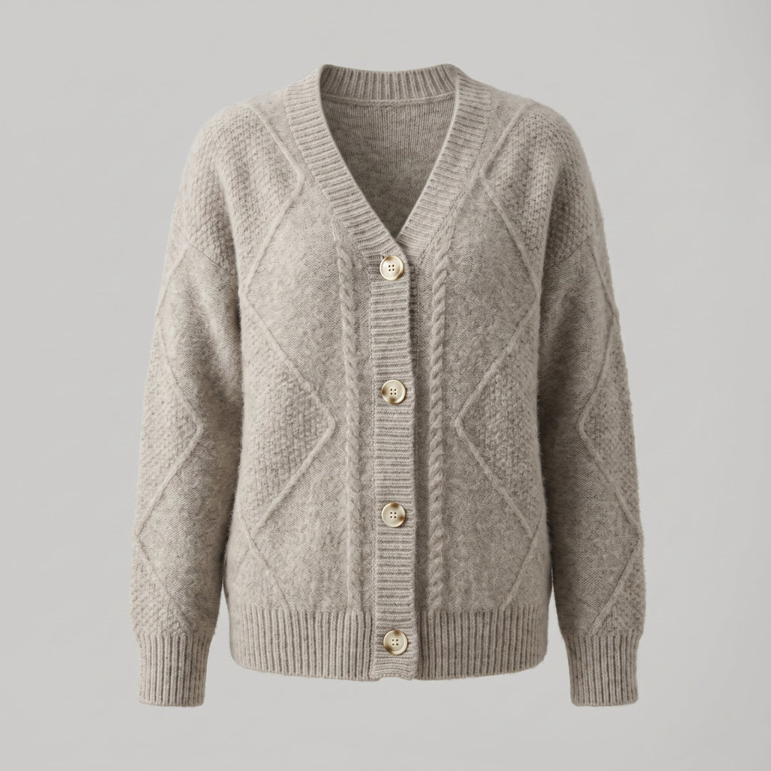 Cardigan in cashmere indossato con gonna, vista laterale