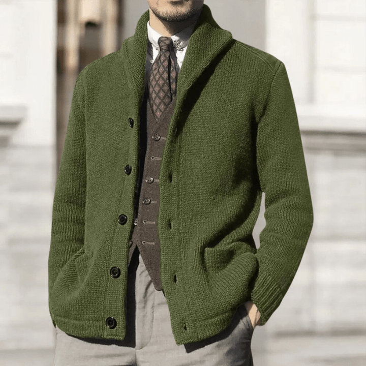Dettaglio del collo tondo del cardigan