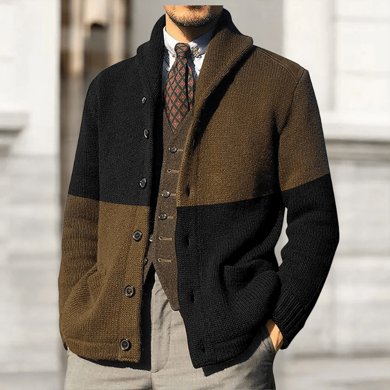 Dettaglio delle maniche lunghe del cardigan