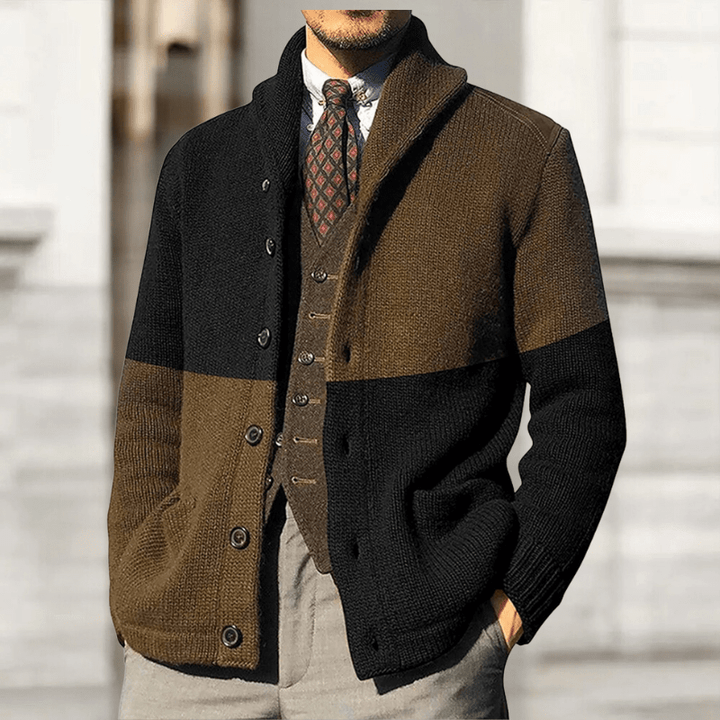 Dettaglio delle maniche lunghe del cardigan