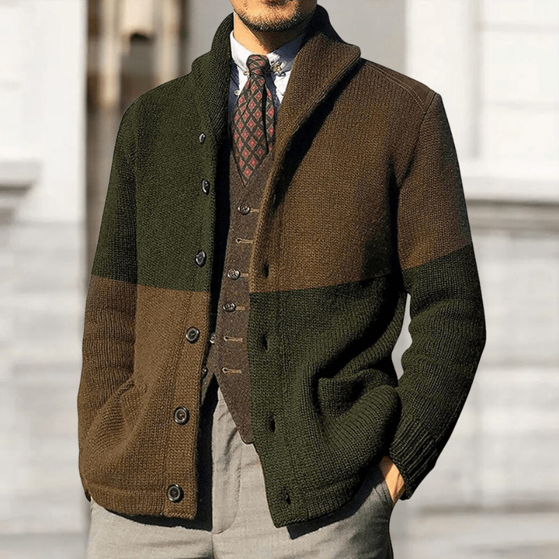 Cardigan da uomo con vestibilità regolare, vista a tre quarti
