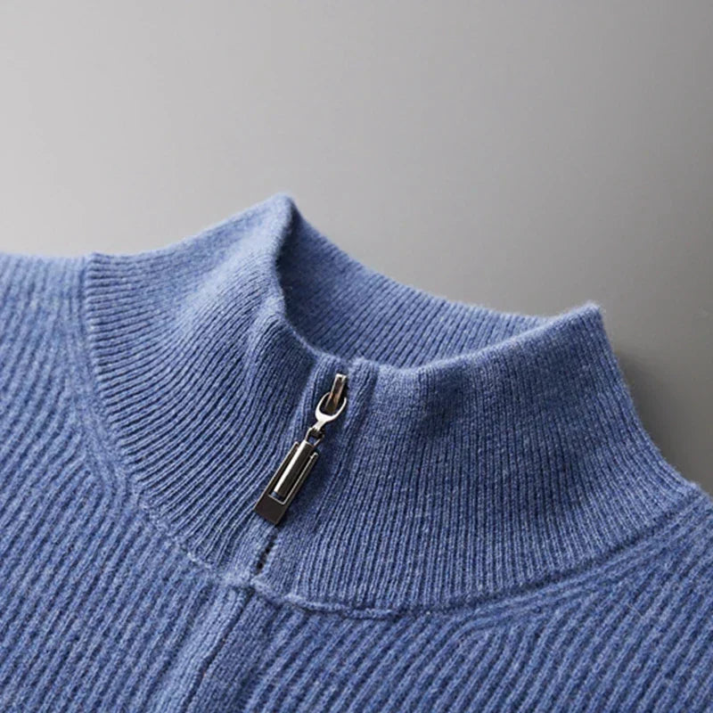 Cardigan indossato su una maglietta, vista di tre quarti