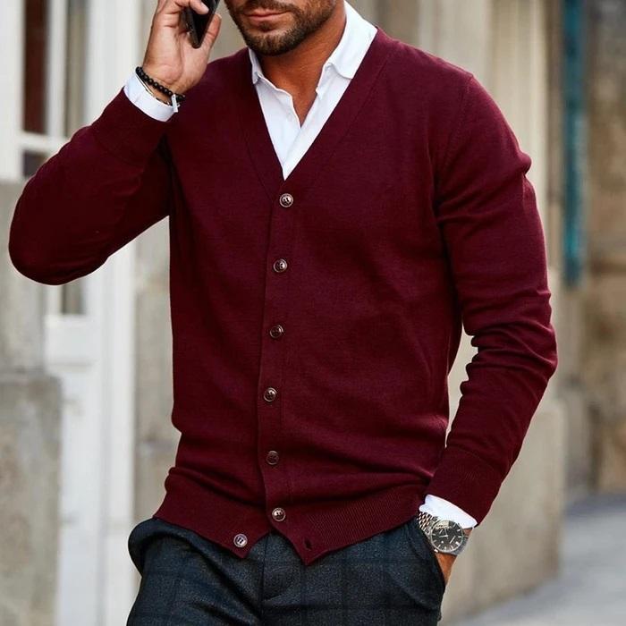 Cardigan da uomo con scollo a V e bottoni frontali, veduta frontale