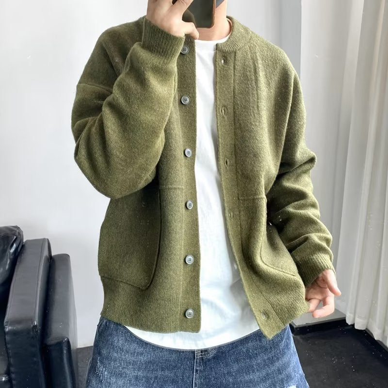 Cardigan da uomo in maglia con scollo tondo e chiusura a bottoni sul davanti