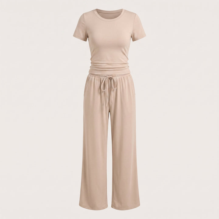 Dettaglio delle tasche laterali del pantalone