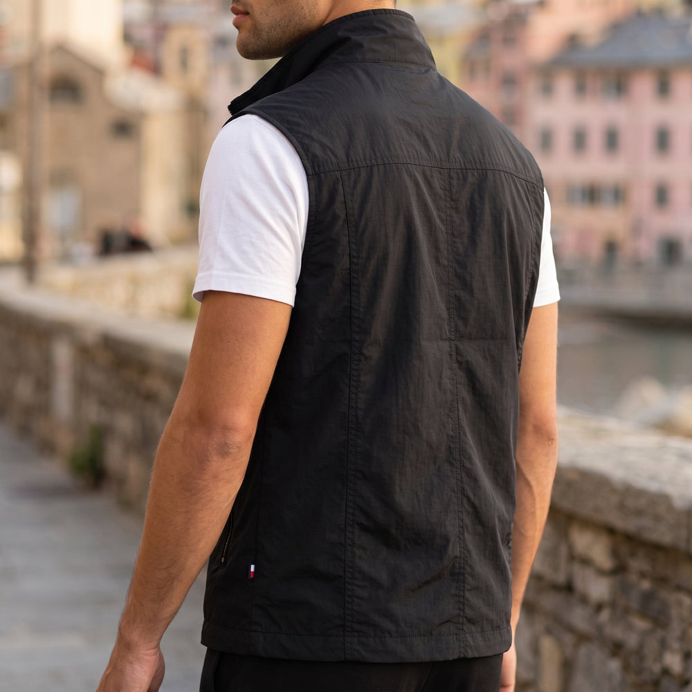 Gilet da uomo con quattro tasche con zip, dettaglio laterale