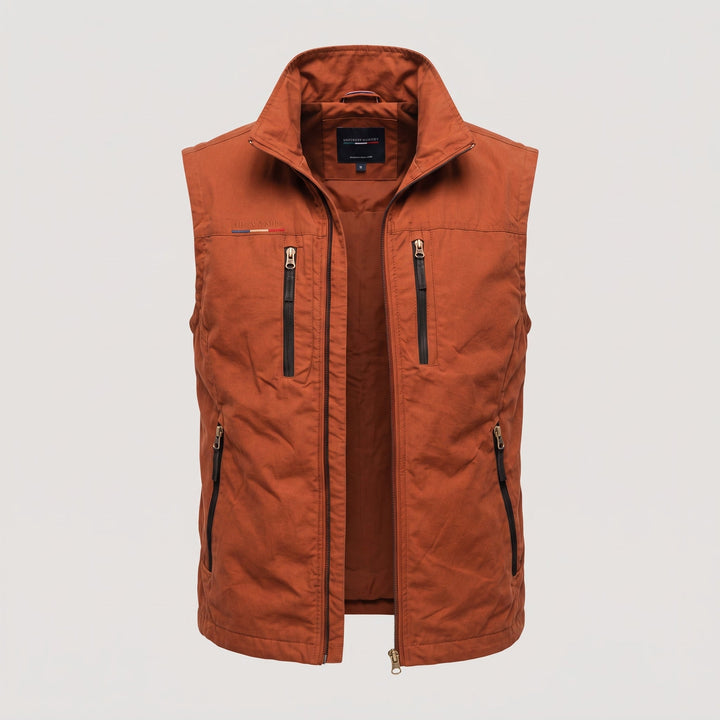 Gilet da uomo indossato in contesto outdoor