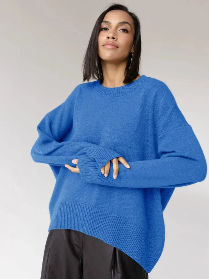 Vista posteriore del maglione oversize a maniche lunghe