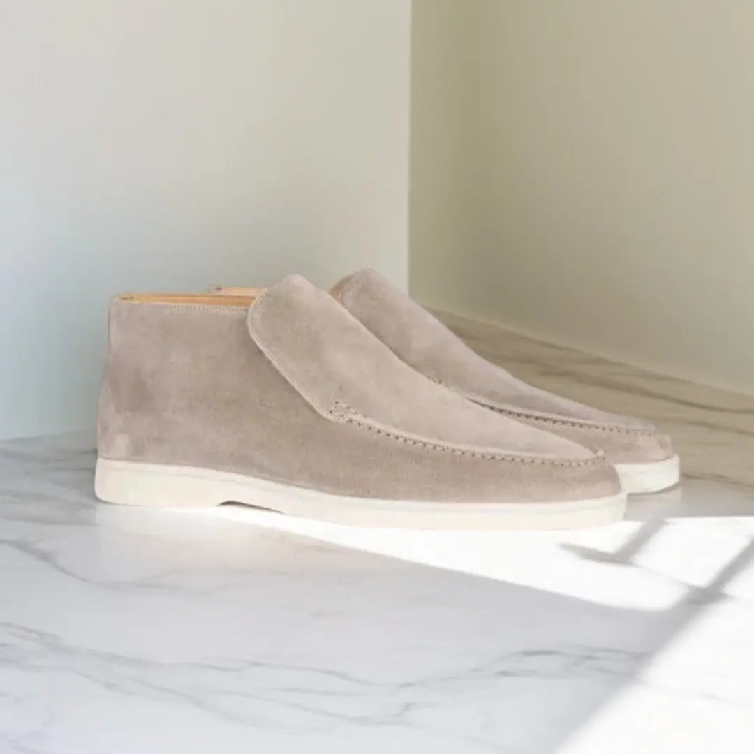 Mocassino da uomo slip-on con cuciture a vista sulla tomaia, vista laterale