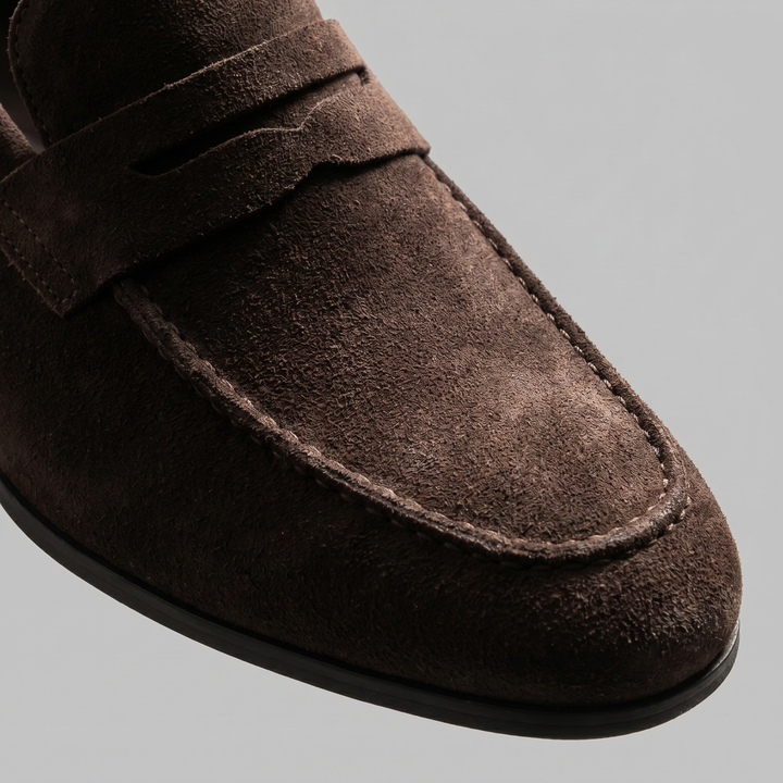 Mocassino da Uomo in Suede con Penny Strap e Suola Sottile