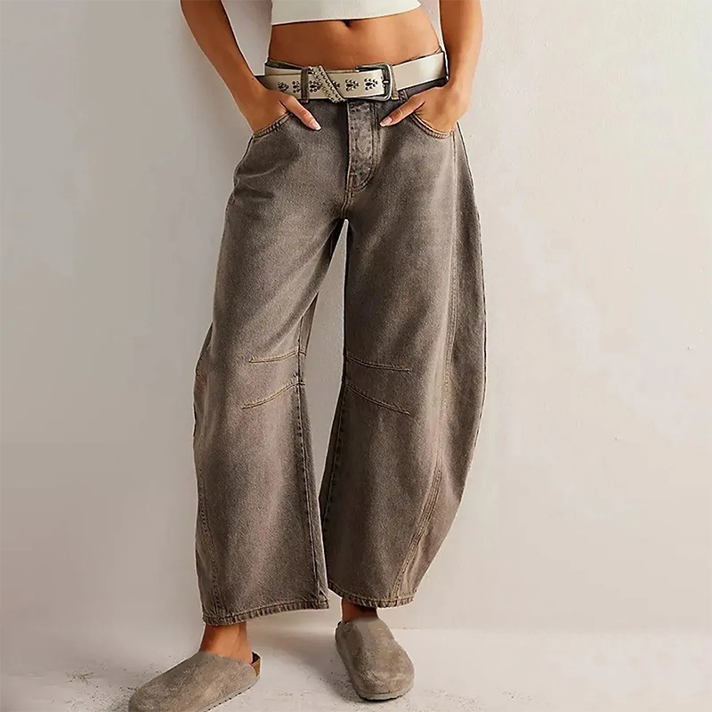 Dettaglio della vita elasticizzata del pantalone