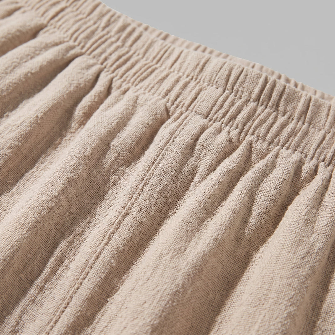 Dettaglio della vita elastica del pantalone palazzo