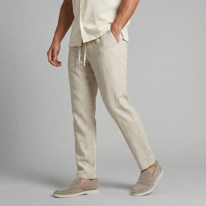 Dettaglio della vita elastica e della regolazione del pantalone