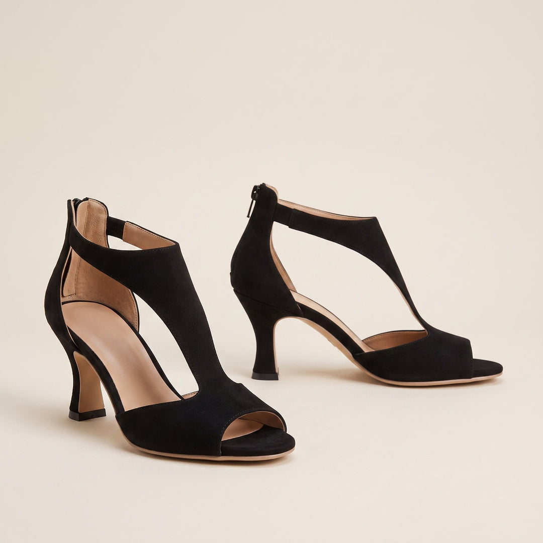 Coppia di pump con cut-out disposti uno accanto all&