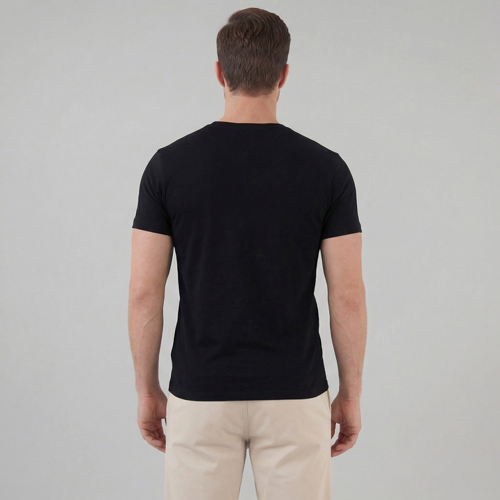 T-Shirt da Uomo con Silhouette Slim e Scollo Rotondo