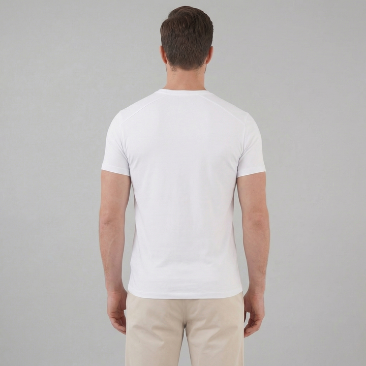 T-shirt da uomo, vista posteriore con orlo dritto
